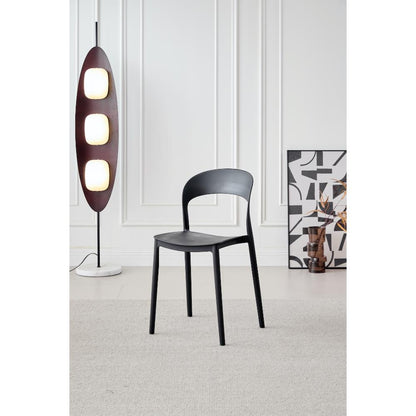 Silla Patrick negra en polipropileno con espaldar, vista frontal