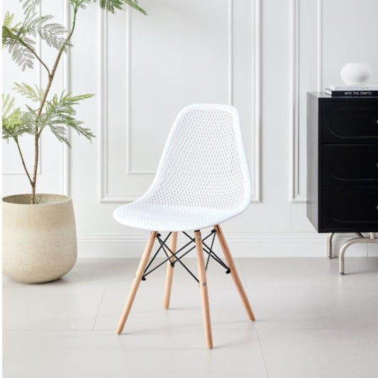 Silla Aira, Color Blanco, con Espaldar y Patas en Madera