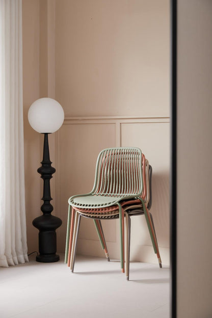 Set de 2 Sillas Barcelona, Color Beige, con Espaldar en Líneas Diseño Moderno