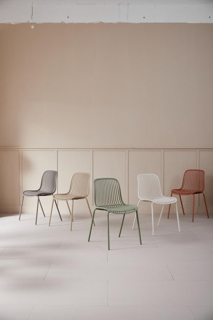 Set de 2 Sillas Barcelona, Color Beige, con Espaldar en Líneas Diseño Moderno
