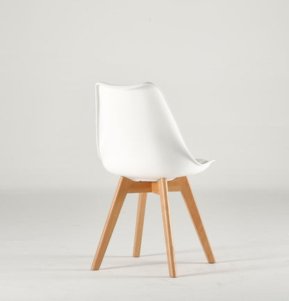 Set de 4 Sillas Fyn, Blanco, Diseño Minimalista con Espaldar, Cojín y Patas de Madera, en ambiente