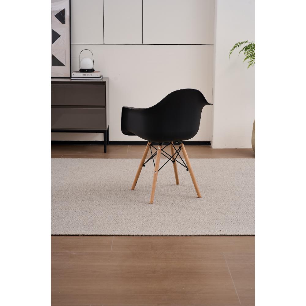 Set de 4 Sillas Eymos, Color Negro, con Espaldar y Patas en Madera