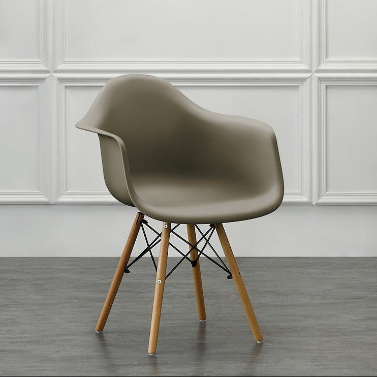 Silla Eymos , Color Taupe, con Espaldar y Patas en Madera