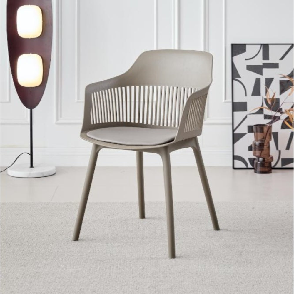 Silla Max taupe con cojín y espaldar en rejilla