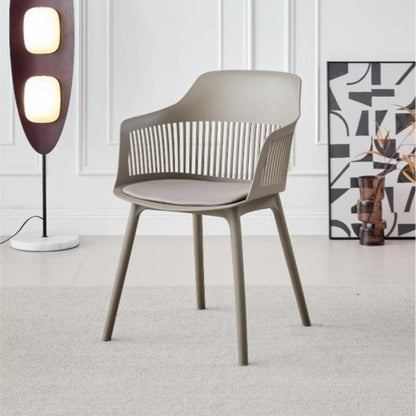 Silla Max taupe con cojín y espaldar en rejilla