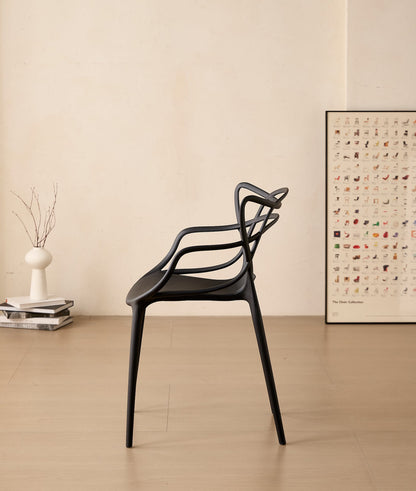 Set de 4 Sillas Palermo, Color Negro, con Espaldar y Diseño Moderno