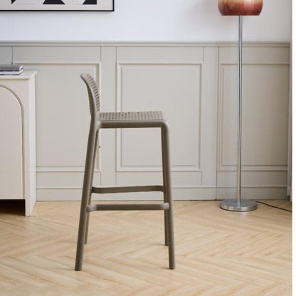 Silla para Bar Túnez, Color Taupe, con Espaldar Redondeado y Transpirable, vista lateral