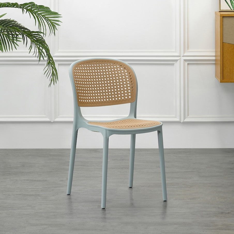 Set de 4 Sillas Nest, Color Azul Claro y Beige, con Espaldar y Asiento en Rejilla