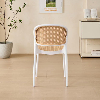Silla Nest, Color Blanco y Beige, con Espaldar y Asiento en Rejilla, en ambiente