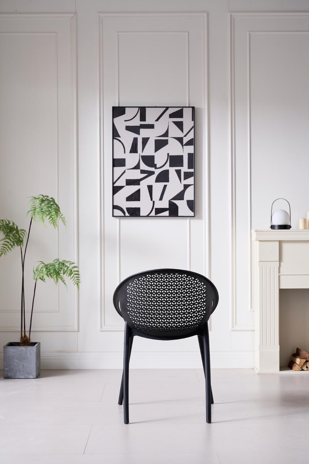 Silla Selva con Brazos, Color Negro, con Espaldar, en ambiente
