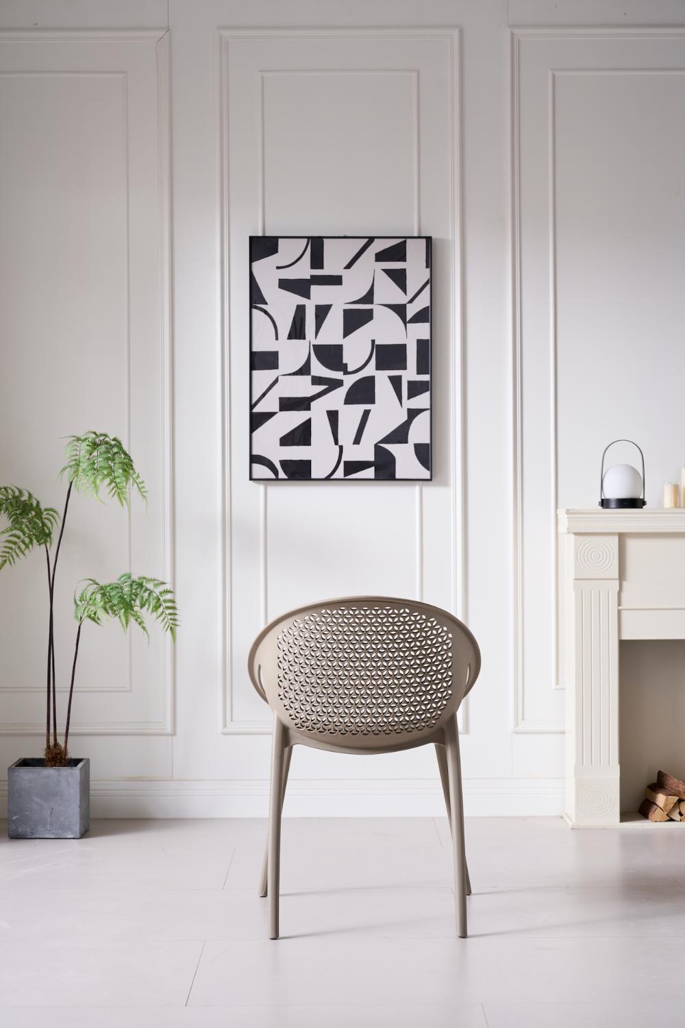 Silla Selva con Brazos, Color Taupe, con Espaldar, en ambiente