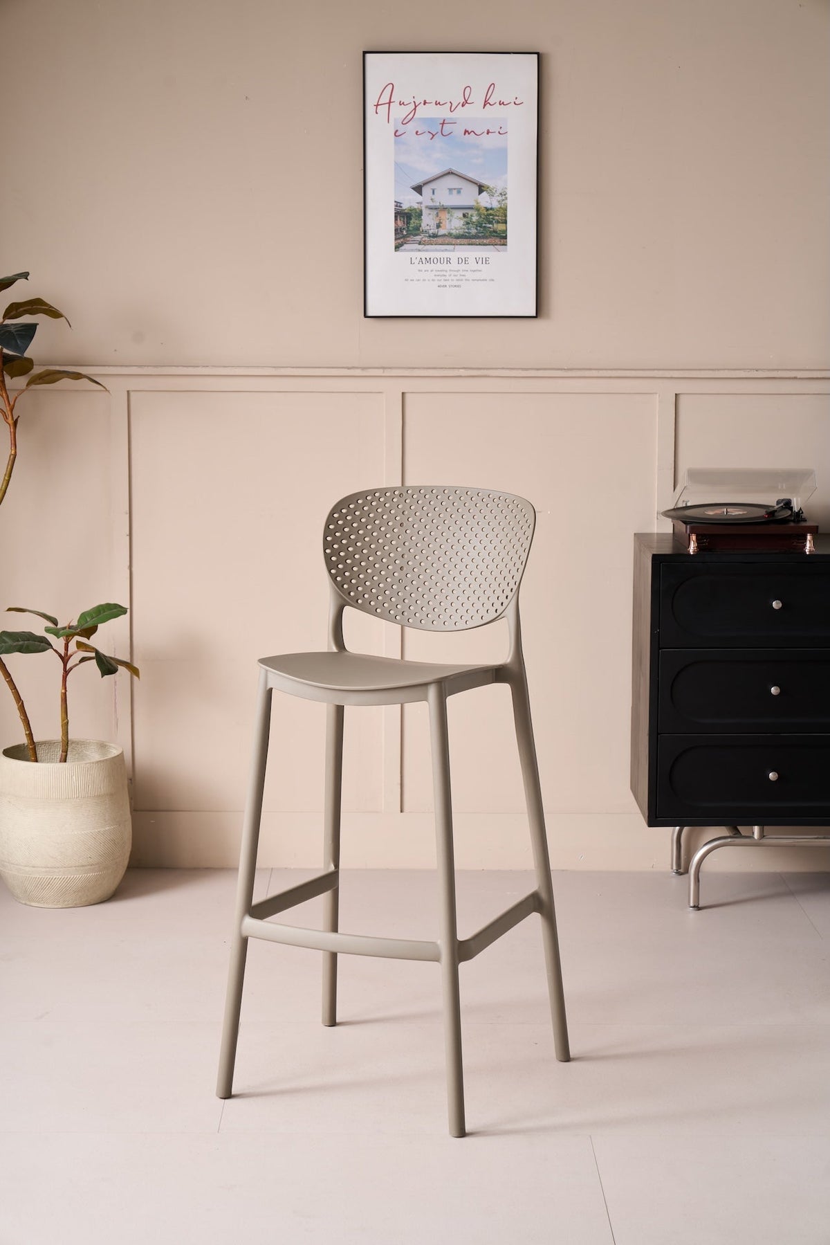 Silla para Bar Río, Color Taupe, Diseño Moderno, vista frontal
