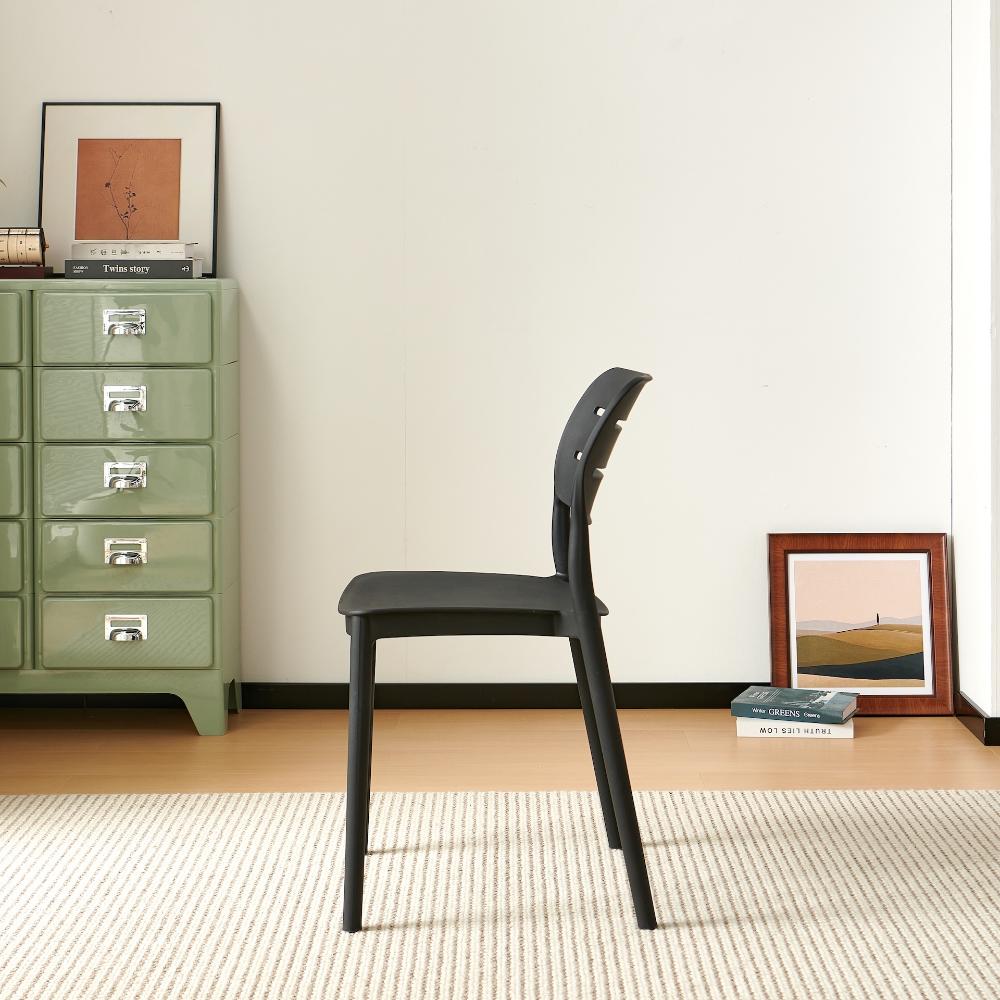 Set de 4 Sillas Harriman, Negro, con Medio Espaldar y Diseño Minimalista