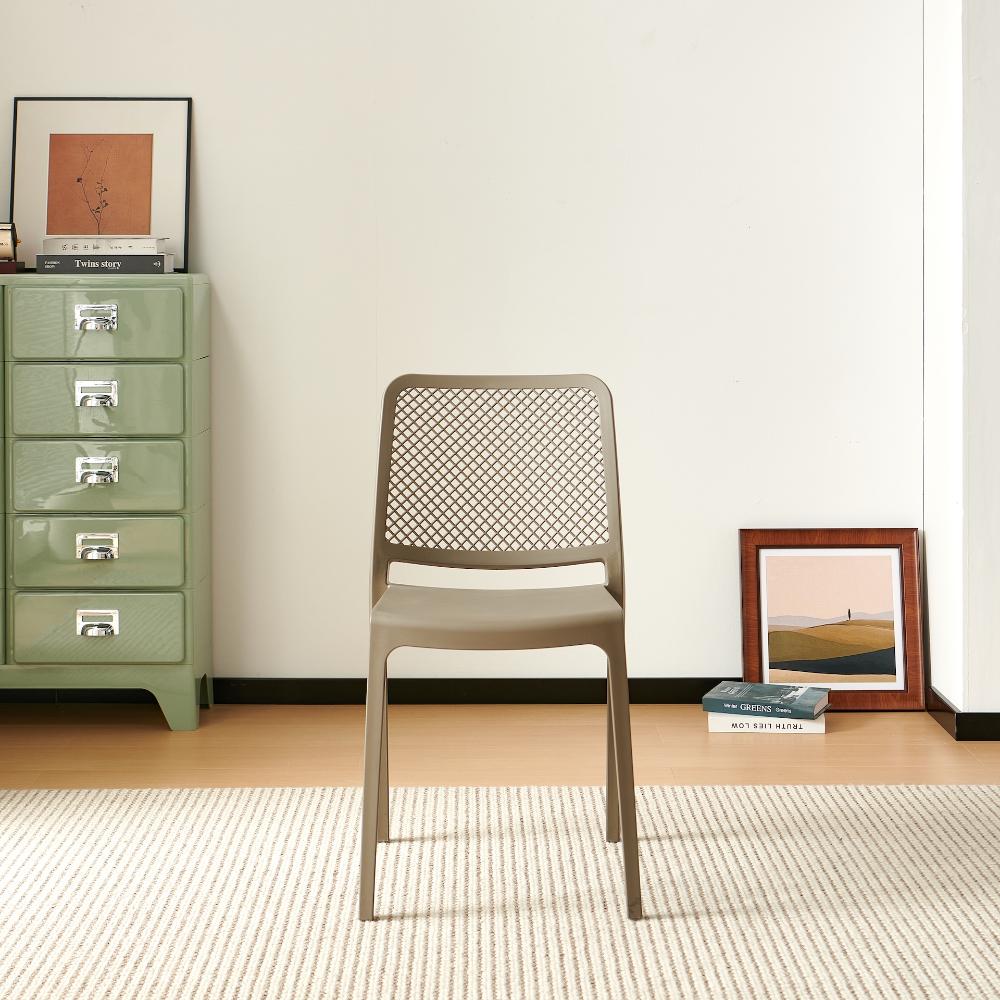 Set de 4 Sillas Manhattan, Taupe, con Espaldar en Rejilla y Diseño Minimalista