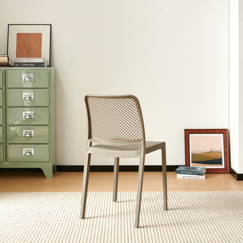 Set de 4 Sillas Manhattan, Taupe, con Espaldar en Rejilla y Diseño Minimalista