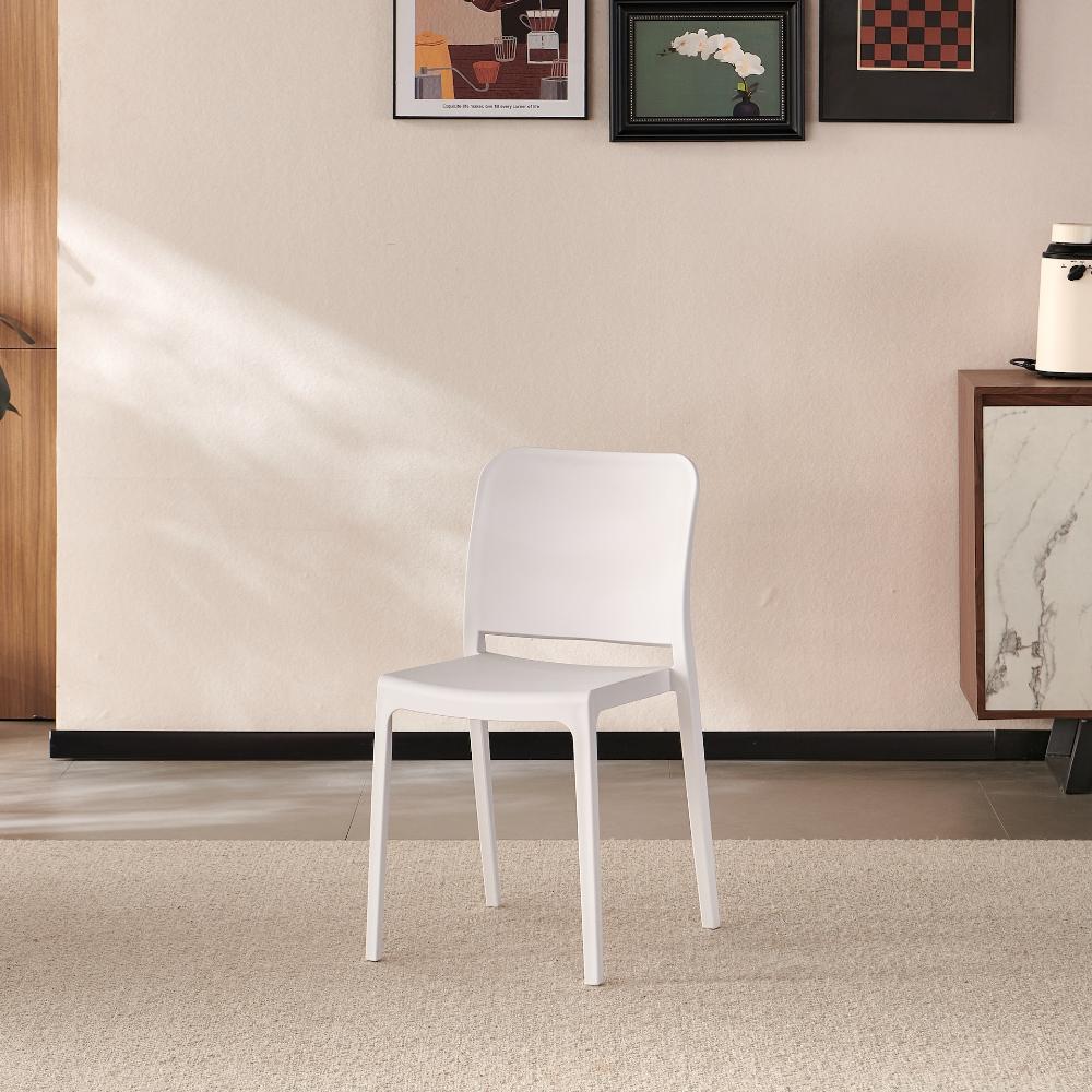Set de 4 Sillas Triveca, Blanco, con Espaldar Cerrado y Diseño Minimalista