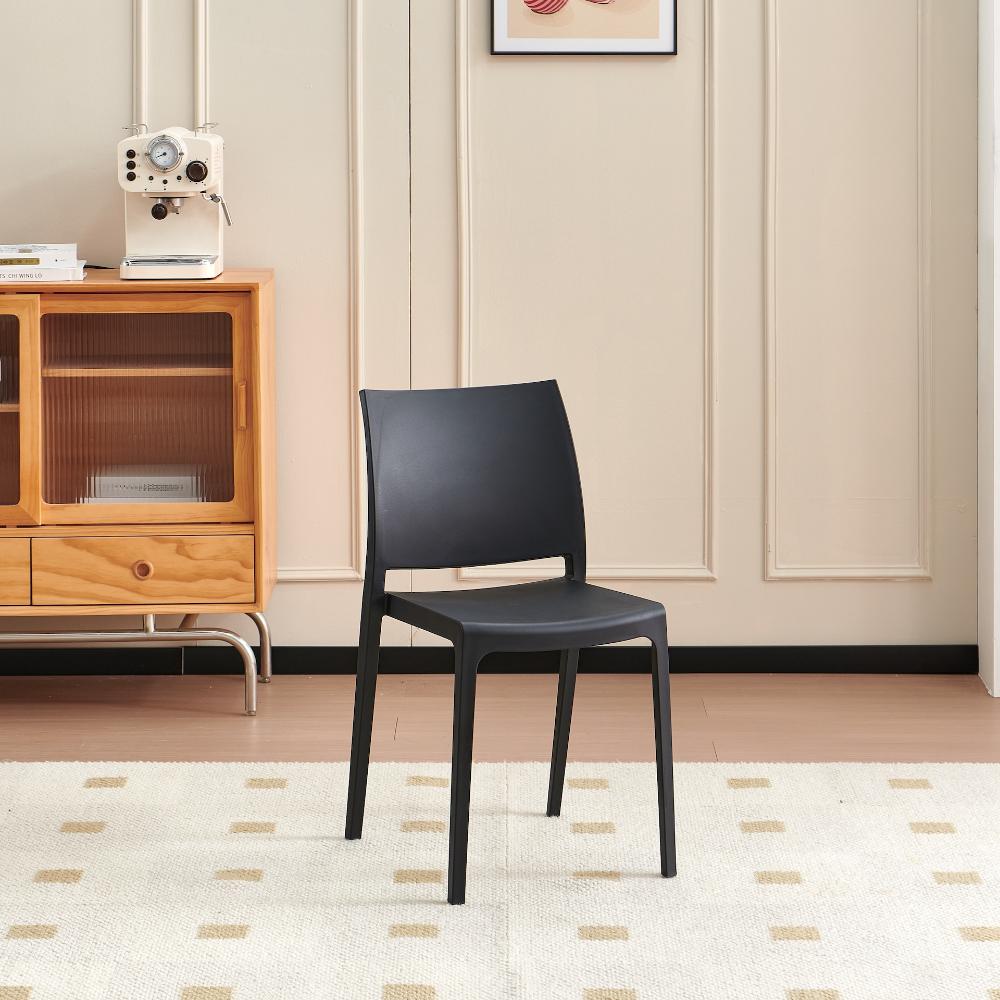 Set de 6 Sillas Soho, Negro, con Espaldar Cerrado y Diseño Minimalista