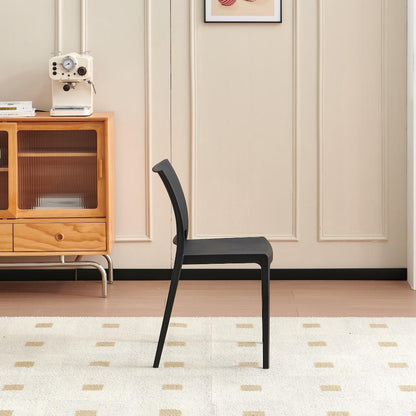 Set de 4 Sillas Soho, Negro, con Espaldar Cerrado y Diseño Minimalista