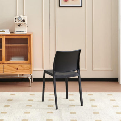 Set de 4 Sillas Soho, Negro, con Espaldar Cerrado y Diseño Minimalista
