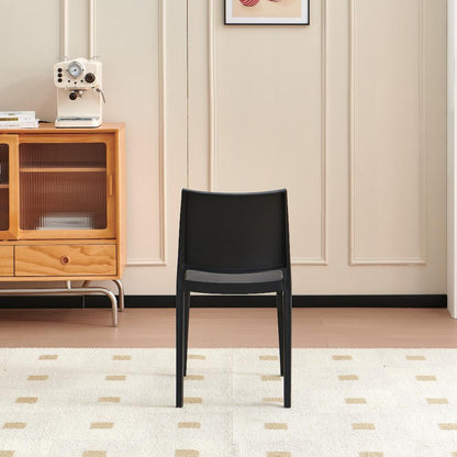 Set de 2 Sillas Soho, Negro, con Espaldar Cerrado y Diseño Minimalista