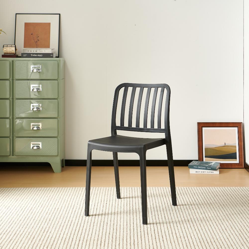 Set de 2 Sillas Brooklyn, Negro, con Espaldar en Rayas y Diseño Minimalista