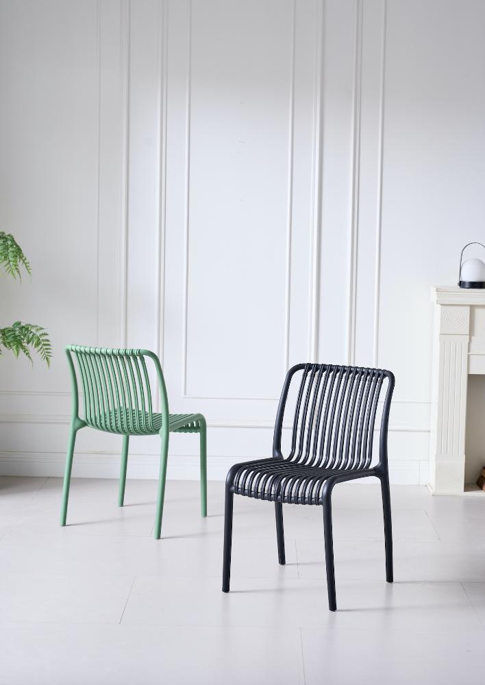 Set de 2 Sillas Terra · Verde Olivo y Negro