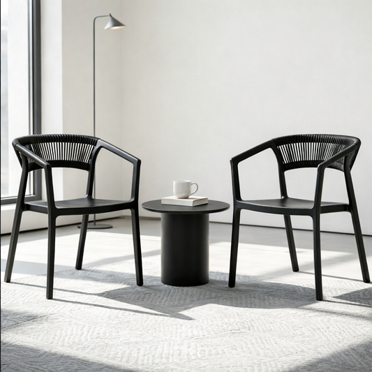 Set de 2 Sillas Balí, Negro, con Espaldar en Cuerdas y Diseño Moderno