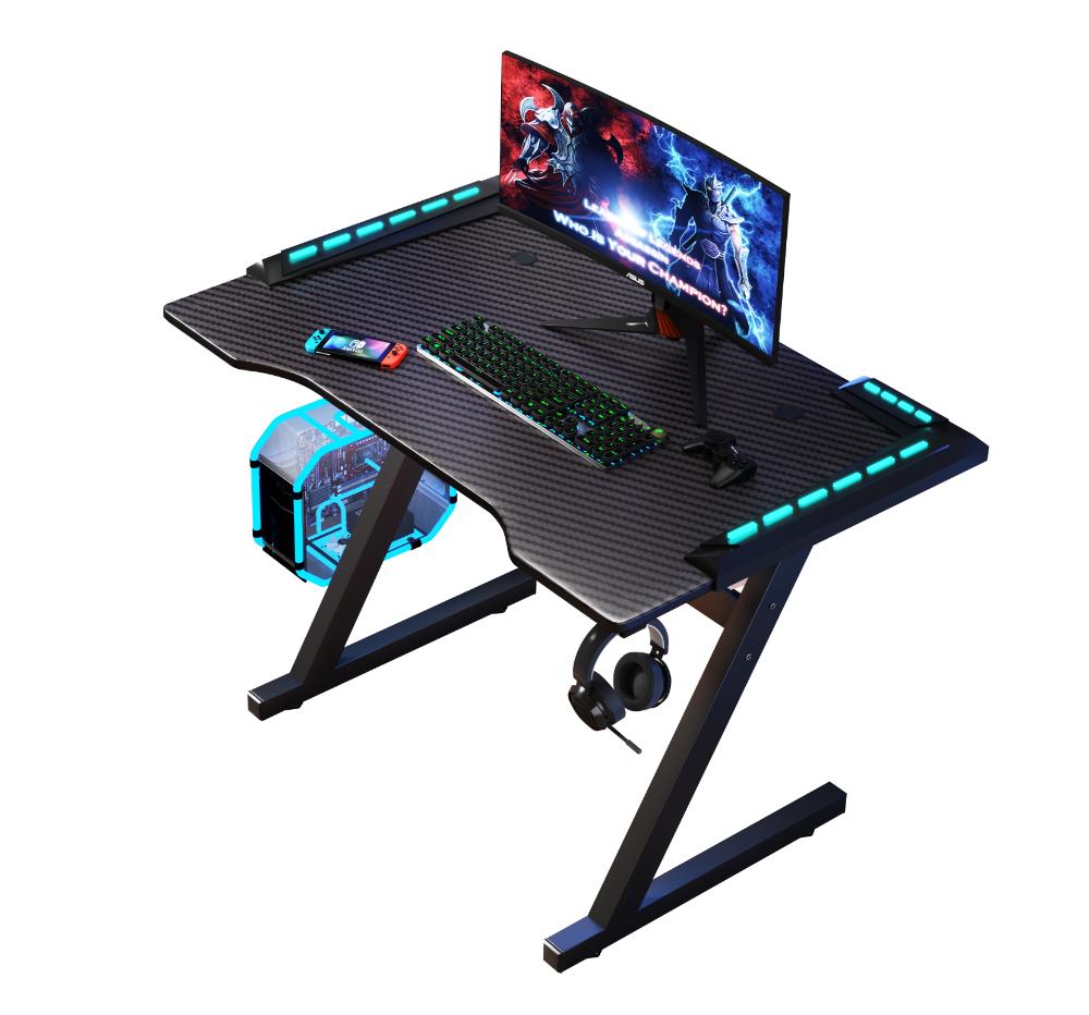 Escritorio gamer Silver negro con luz LED y estructura metálica 100 cm - en ambiente