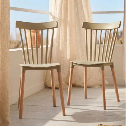Silla Georgia, Color Taupe, con Patas de Madera y Diseño Minimalista, vista frontal