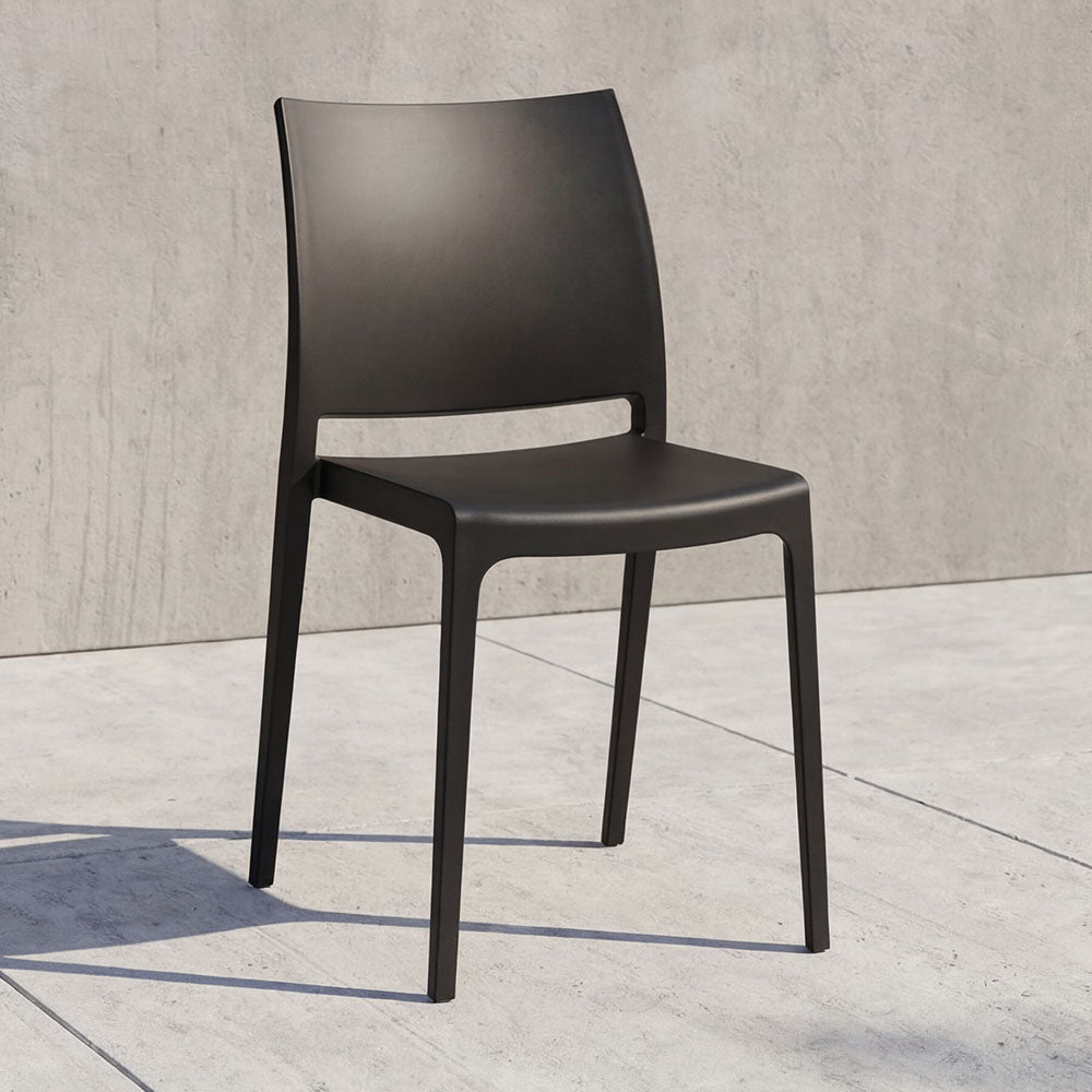 Silla Soho, Negro, con Espaldar Cerrado y Diseño Minimalista