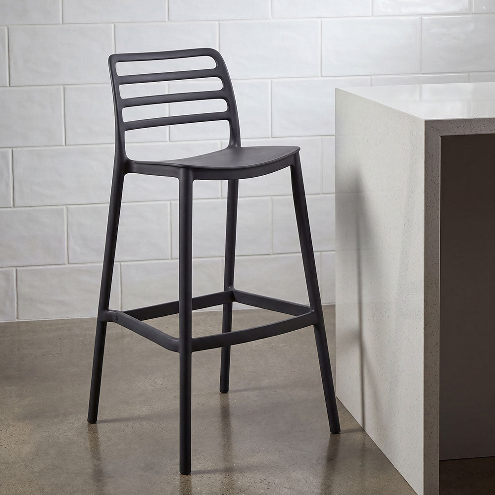 Silla para Bar Palawan, Negro, con Espaldar Abierto y Diseño Minimalista, vista frontal