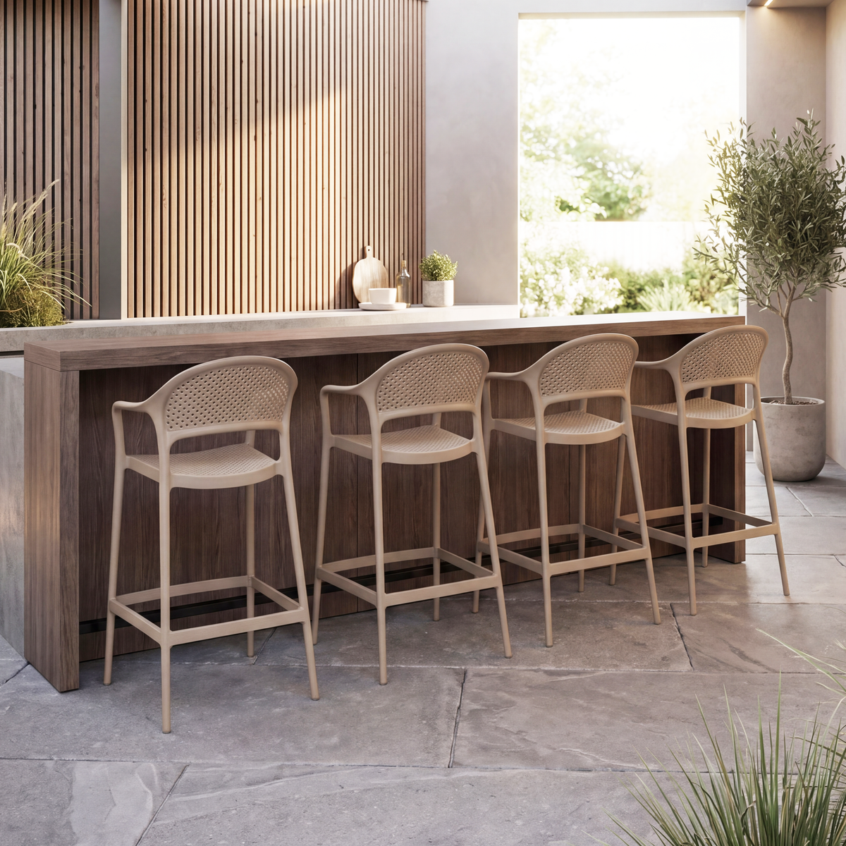 Set de 4 Sillas para Bar Curitiva, Taupe, con Reposa Pies Doble Proposito