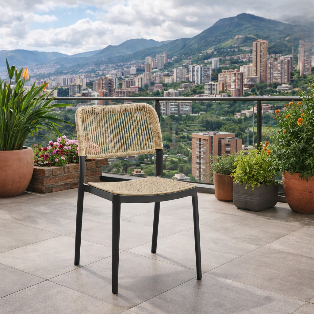 Set de 4 Sillas Austin, Color Negro, con Espaldar Tejido