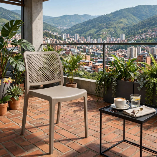 Silla Manhattan, Taupe, con Espaldar en Rejilla y Diseño Minimalista